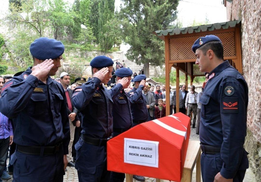 Kıbrıs gazisi Akmaz, son yolculuğuna uğurlandı