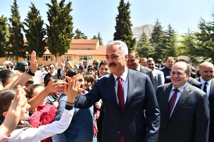 Teknoloji çağı öğrencilerine robotik sınıf açılışı G5