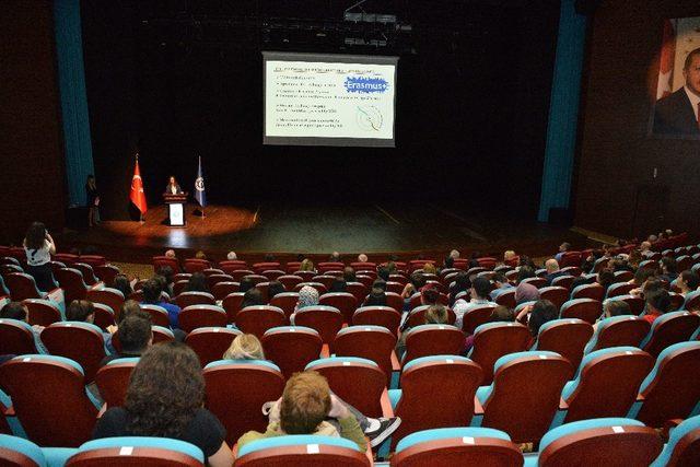 Uşak Üniversitesi’nde ’Uluslararasılaşma ve Eğitim’ haftası başladı