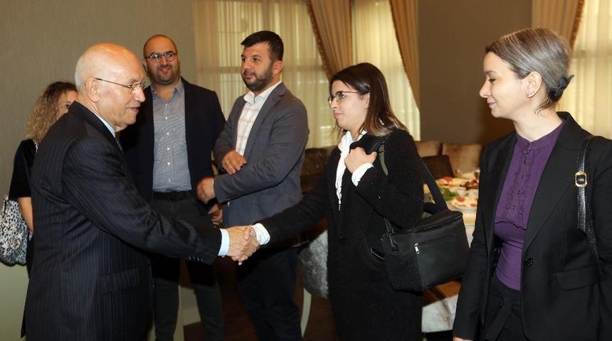 Yaşar: &ldquo;Belediyelerin u&ccedil;uk projelere harcayacak bir kuruşu yok&rdquo;