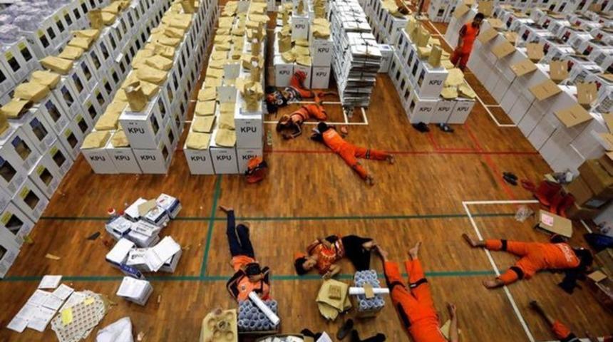 İnanılmaz! &Ouml;len sandık g&ouml;revlisi 318 oldu!