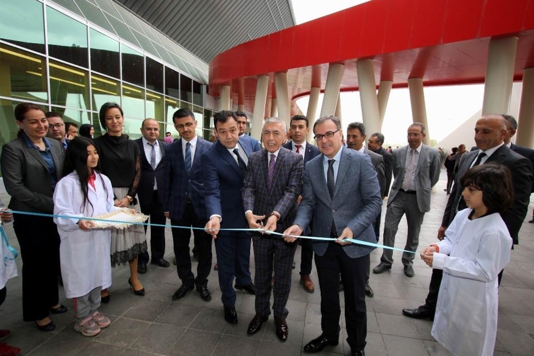 Geleceğin bilim insanlarından teknoloji fuarı