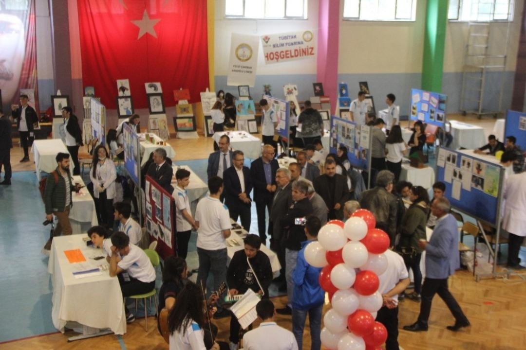 &Ouml;ğrencilerin projelerinin bulunduğu T&Uuml;BİTAK Sergisi A&ccedil;ıldı