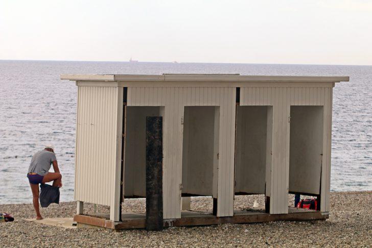 Dünyaca ünlü Konyaaltı Sahili'nde ilginç görüntü G2