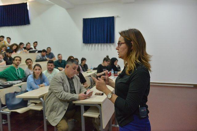 SAÜ’de ‘Yeni medya sanatı’ isimli söyleşi düzenledi