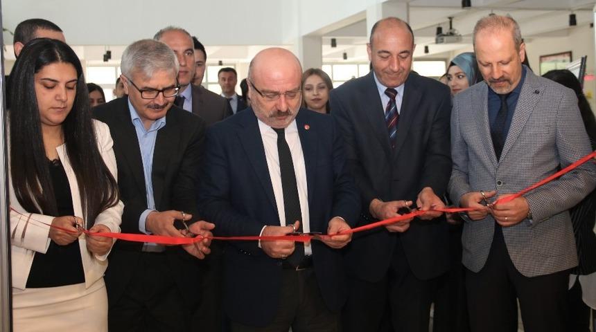 KAY&Uuml; Mustafa &Ccedil;ıkrık&ccedil;ıoğlu MYO Tarafından &rsquo;Tel ve &Ccedil;ivi&rsquo;nin Aşkı&rsquo; Konulu Sergi D&uuml;zenlendi