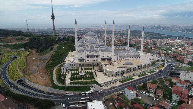 Resmi açılışı yarın yapılacak Çamlıca Camii havadan böyle fotoğraflandı