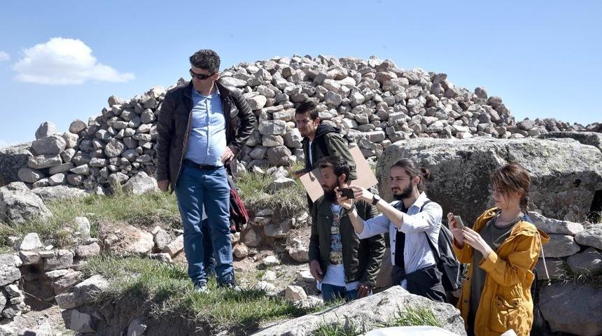 Gevale Kalesi&rsquo;nde tarihe iz d&uuml;ş&uuml;ld&uuml;