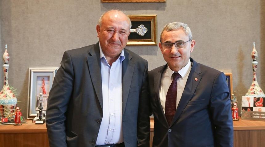 Eski Bakan Akcan Kütahya’da