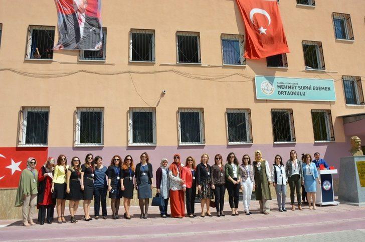 Kadın öğretmenler destek verdi öğrenciler projelerini hazırladı G2