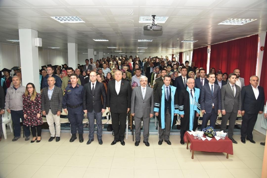 Dursunbey Myo&rsquo;da 24. Mezuniyet Coşkusu