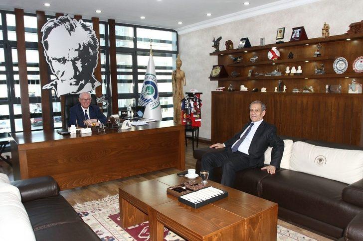 Başkan Kurt’a tebrik ziyaretleri devam ediyor G4