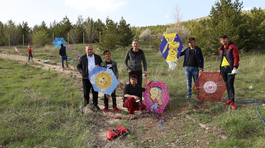 Her zamankinden farklı bir g&uuml;n yaşadılar