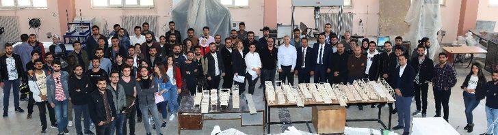 GAÜN’de Ahşap Köprü Yarişmasi G1