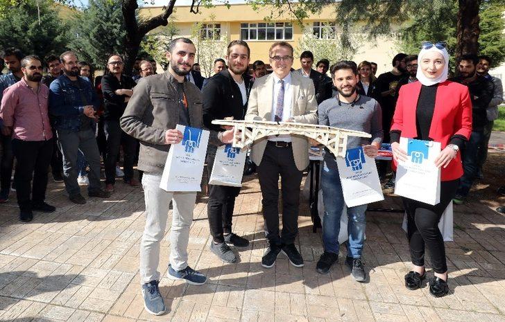 GAÜN’de Ahşap Köprü Yarişmasi G4
