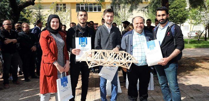 GAÜN’de Ahşap Köprü Yarişmasi G5