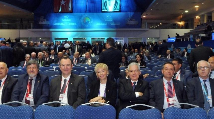 GSO Başkanı Adnan Ünverdi, TOBB 75. Genel Kurulu’nda divan heyetinde görev aldı