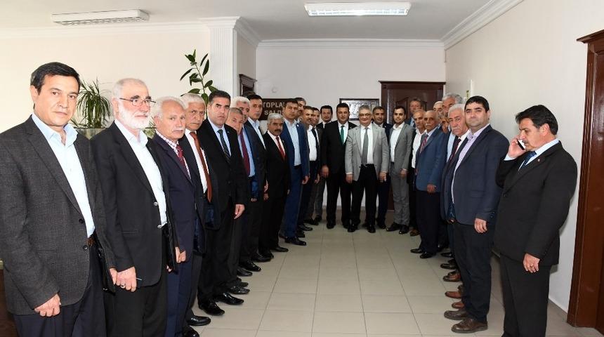 İl genel meclisinden Vali Aykut Pekmez ile bir araya geldi