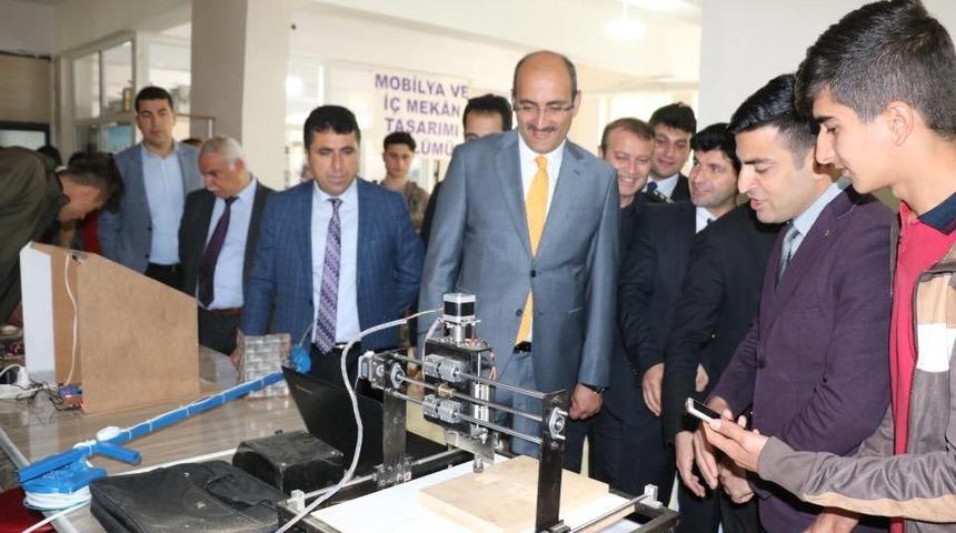 Kurtalan&rsquo;da 4006 T&Uuml;BİTAK Bilim Fuarı a&ccedil;ıldı