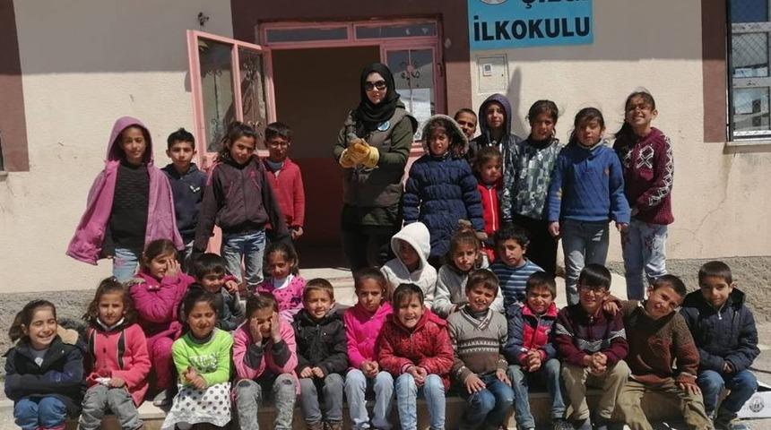 &Ouml;ğretmenler tarafından yaralı olarak bulunan Kerkenez tedavi altına alındı