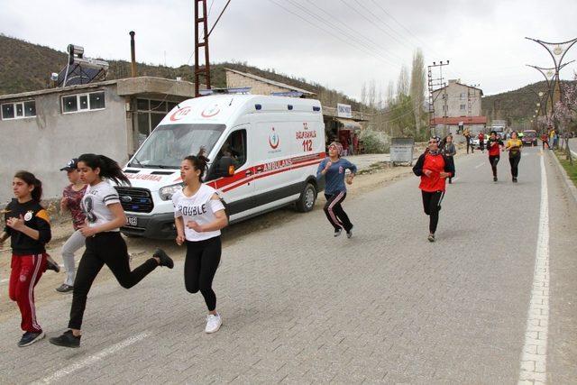 Hizan’da ‘Okullar Arası Atletizm Yarışması’ yapıldı