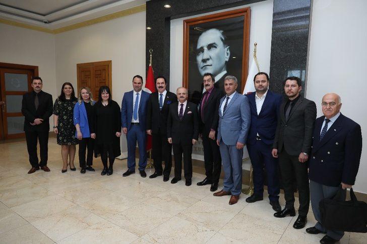 Vali Çakacak, Dünya Gençlik ve Spor Konfederasyonu Başkanı Aygündüz’ü kabul atti G2