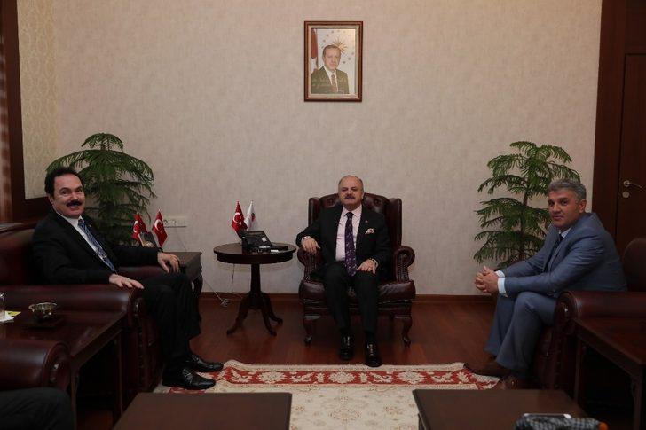 Vali Çakacak, Dünya Gençlik ve Spor Konfederasyonu Başkanı Aygündüz’ü kabul atti G5