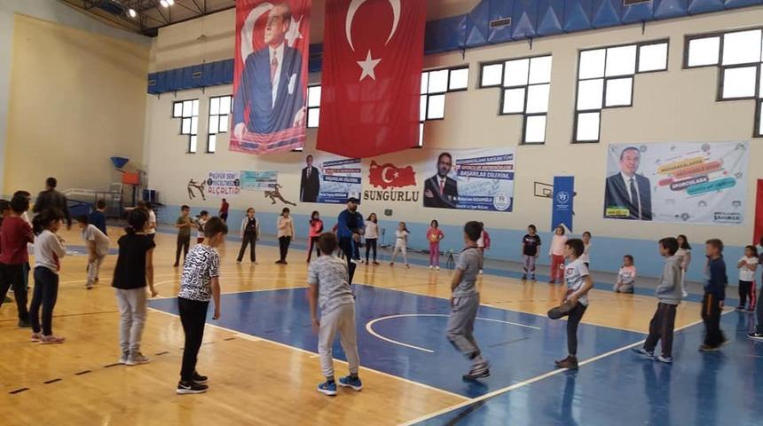 Sungurlu&rsquo;da &ouml;ğrencilerin ikinci aşama test ve &ouml;l&ccedil;&uuml;mleri yapıldı