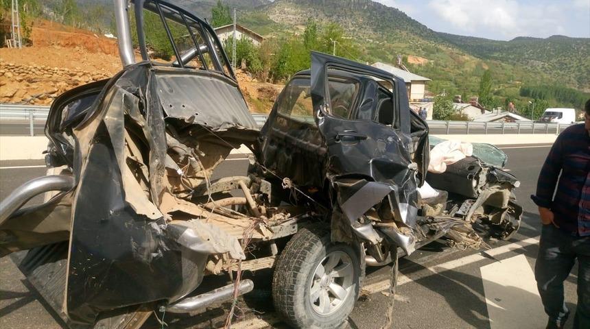 Bu araçtan burnu bile kanamadan çıktı!