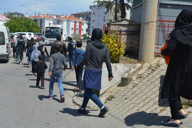 Ayvalık’ta 17 kaçak göçmen ve bir organizatör yakalandı
