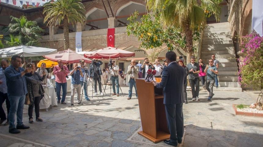 Kuşadası&rsquo;nda inşaatını yeşillendirmeyene ruhsat yok !