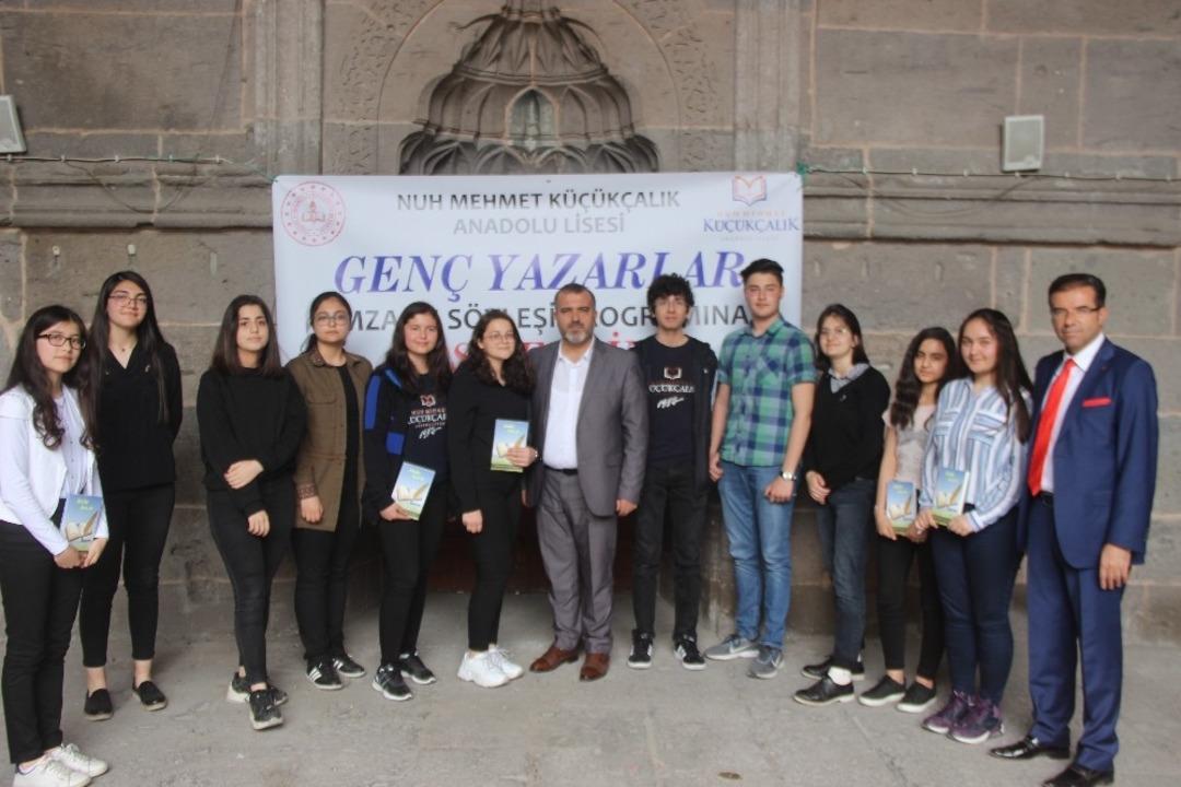 Gen&ccedil; Yazarlar Kul&uuml;b&uuml;&rsquo;n&uuml;n İlk Kitabı Basıldı