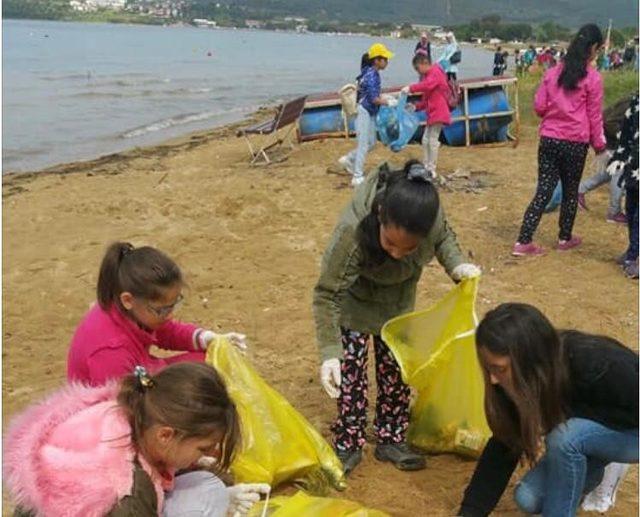 Kilolarca çöp topladılar