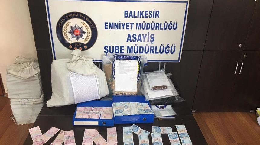 Yaşlı ve yalnız yaşayan kadınlarla yakınlaşıp dolandırdılar!