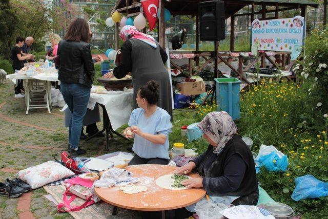 Kampüste köy pazarı kuruldu