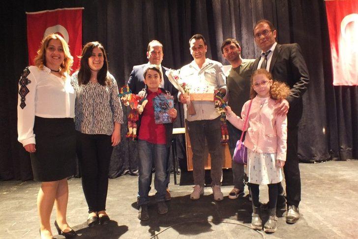 Hacivat ve Karagöz gösterisine yoğun ilgi G2