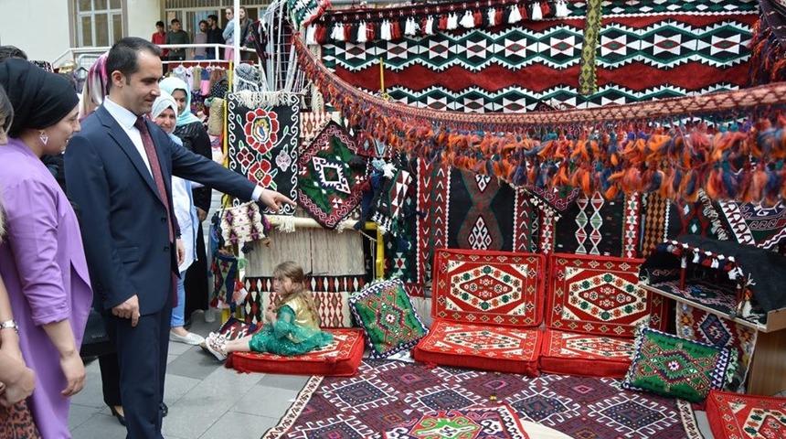 Uludere&rsquo;de el sanatları sergisi a&ccedil;ıldı