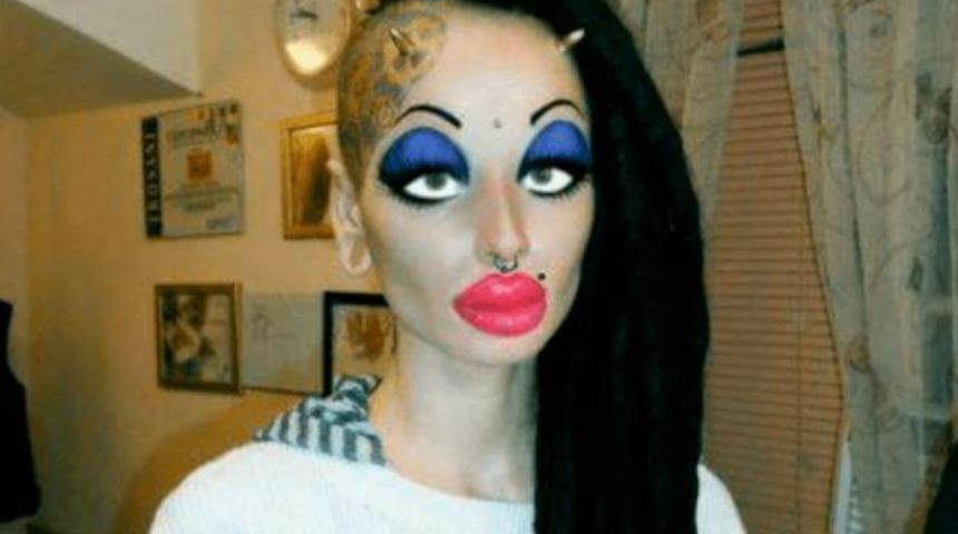 Makyajla değişim yerine infial yaratanlar!