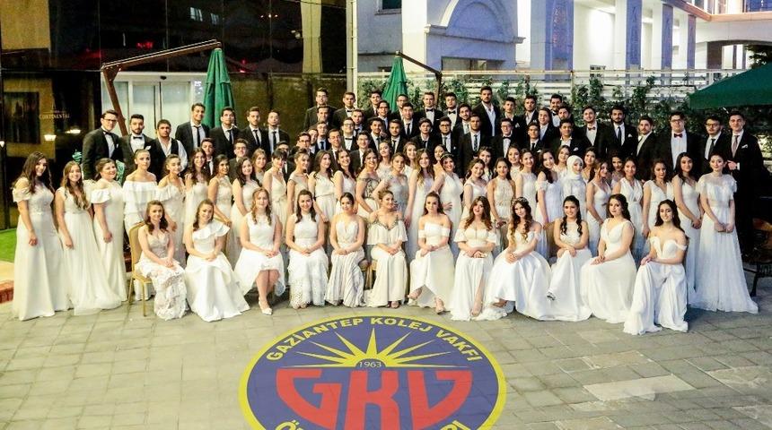 Gaziantep Kolej Vakfında 2019 mezunlarına muhteşem balo
