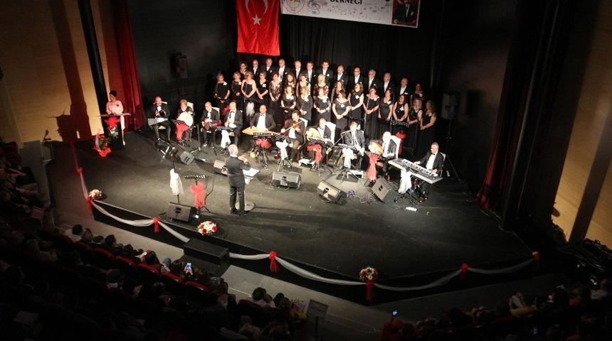 Muğla T&uuml;rk Musikisi Derneği Korosu konserine yoğun ilgi