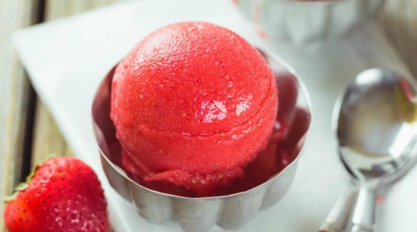 Çilekli Kolay Dondurma