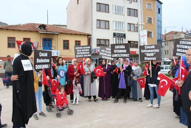 Oltulu kadınlar çocuklar için yürüdü