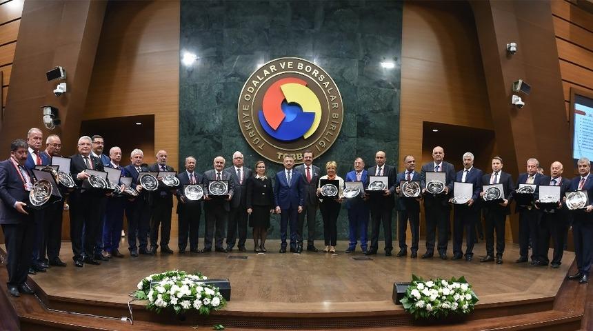 STSO Başkanı Kuzu’ya hizmet şeref ödülü