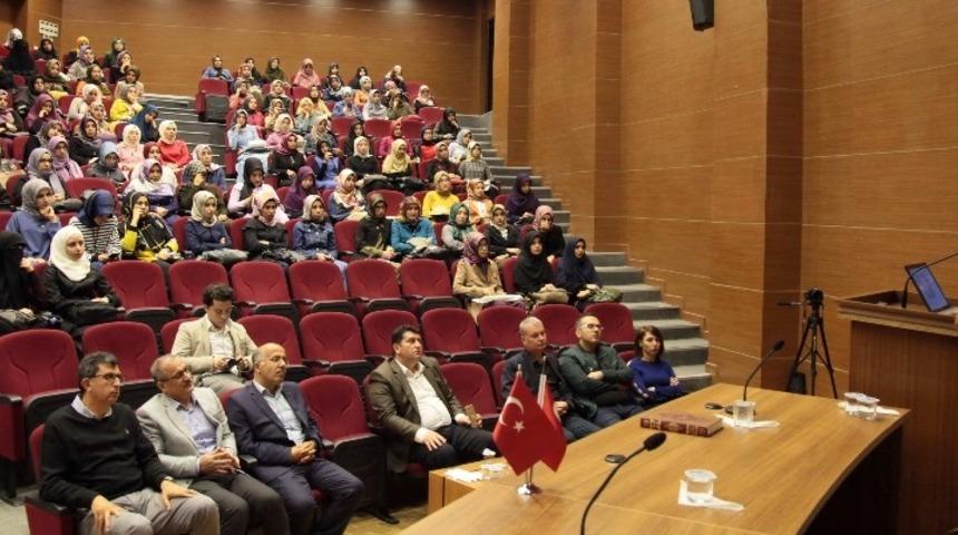 GA&Uuml;N&rsquo;de Kud&uuml;s Konferansı