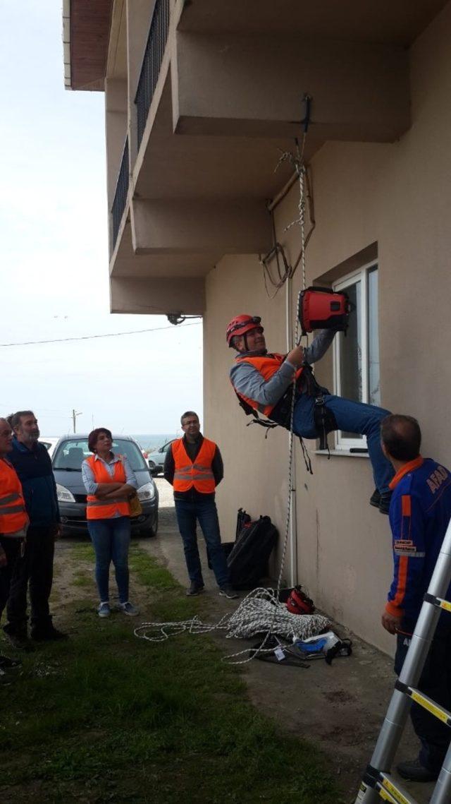 Sinop’ta gönüllü öğretmenler ile AFAD tatbikatı