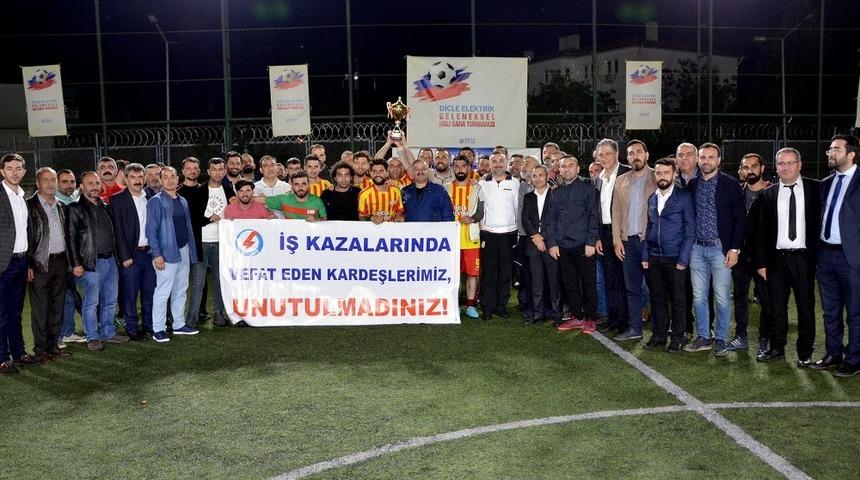 Dicle Elektrik Halı Saha Futbol Turnuvasında şampiyon Şırnak oldu