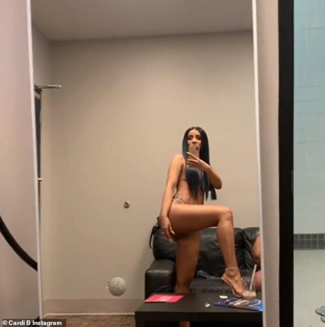 Cardi B'nin &ccedil;ıplak videosu olay yarattı!
