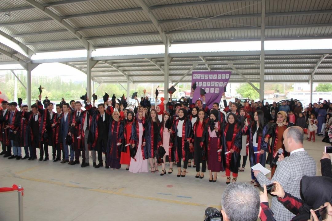 M&uuml;d&uuml;r Şahin, &ouml;ğrencileri uyardı