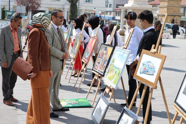 Güzel sanatlar lisesi öğrencilerinden yıl sonu sergisi