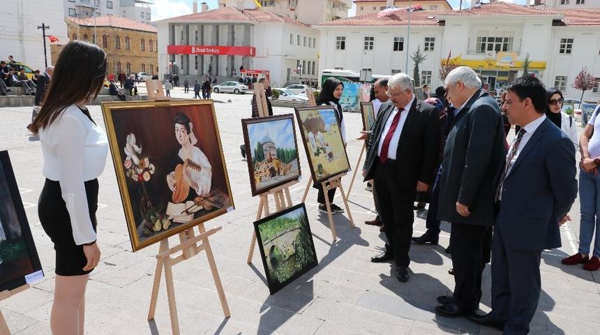 G&uuml;zel sanatlar lisesi &ouml;ğrencilerinden yıl sonu sergisi